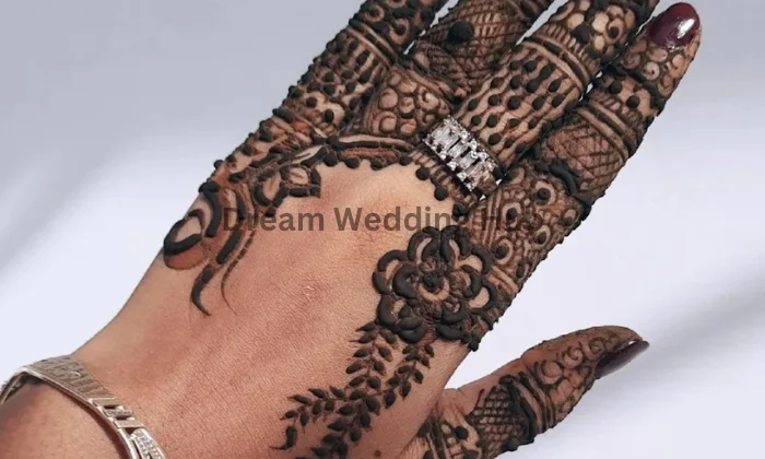 Soni Mehndi Artist